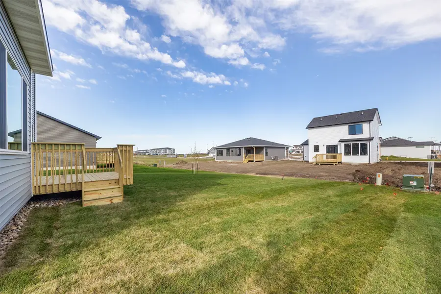 555 NW Compass Avenue, Waukee, IA 50263 - Image #3