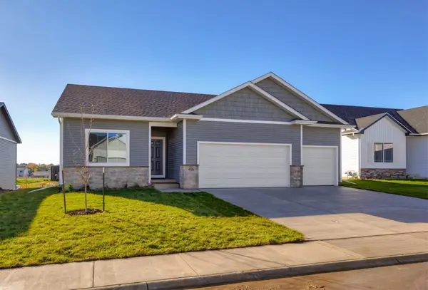 9376 Modena Lane, West Des Moines, IA 50266