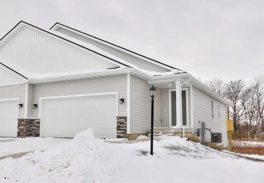 6562 NE 11th Court, Des Moines, IA 50313 - Image #2