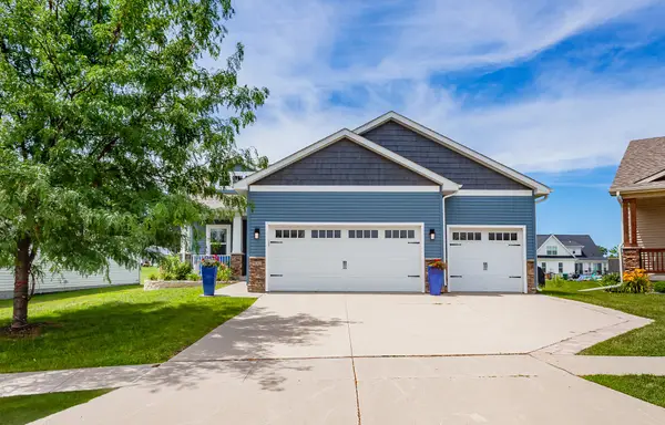 938 15th Avenue Se, Altoona, IA 50009