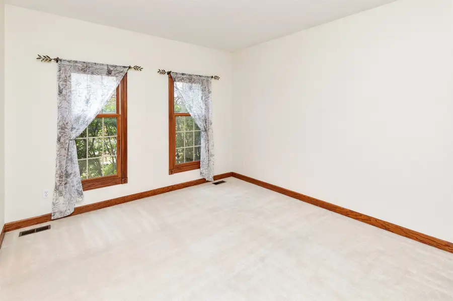 14246 Elmcrest Court, Clive, IA 50325 - Image #2