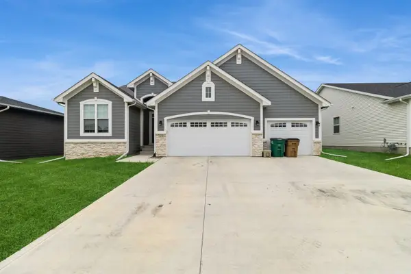 220 11th Court Nw, Bondurant, IA 50035