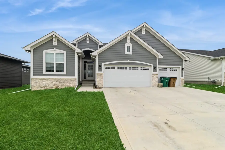 220 11th Court Nw, Bondurant, IA 50035 - Image #2