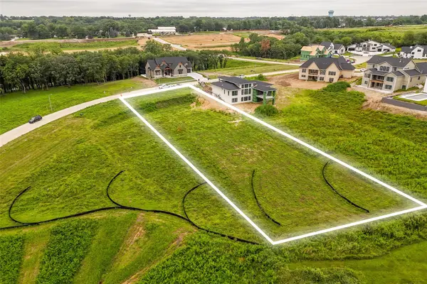 9606 Treehaven Drive, West Des Moines, IA 50266