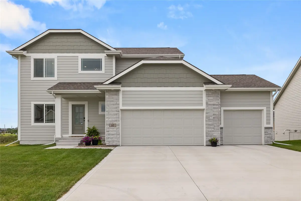 60 NW Valleyview Drive, Waukee, IA 50263 - Image #1