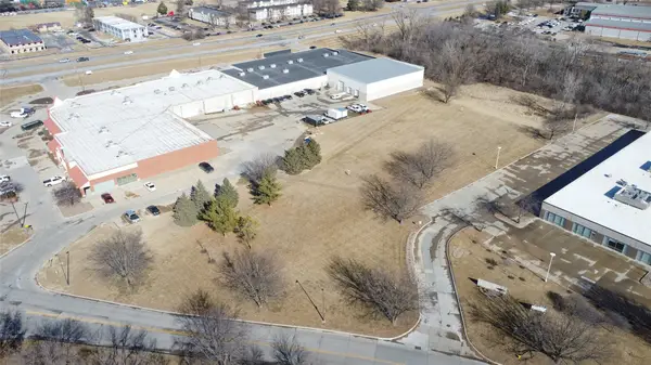 00 109th Street, Urbandale, IA 50322