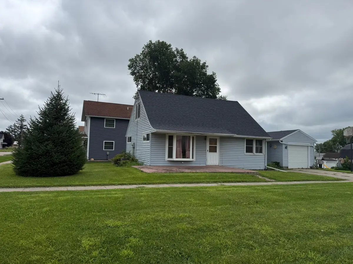 715 Broadway Street, Brooklyn, IA 52211 - Image #1