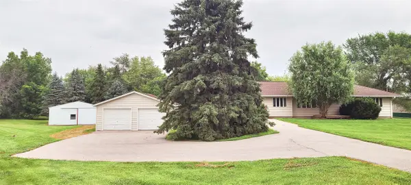 7295 SE Vandalia Drive, Runnells, IA 50237