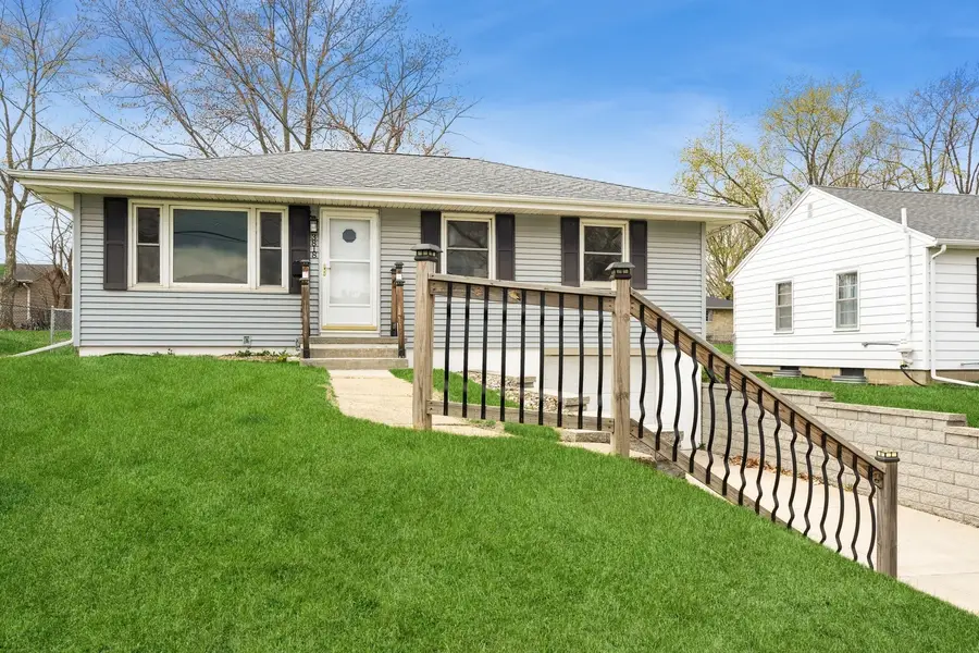 3818 66th Street, Urbandale, IA 50322 - Image #2