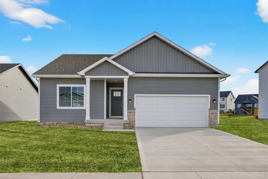 16524 Bentwood Drive, Urbandale, IA 50323 - Image #2