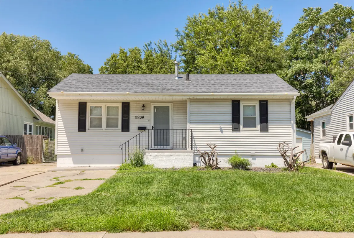 2938 Indianapolis Avenue, Des Moines, IA 50317 - #1
