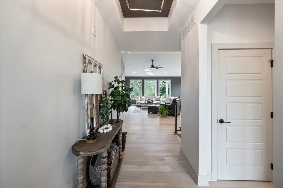 16507 Ironwood Lane, Urbandale, IA 50323 - Image #2