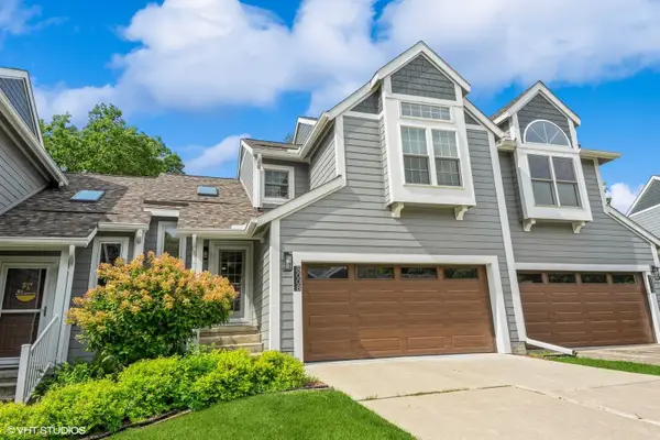 8008 Cobblestone Road, Urbandale, IA 50322