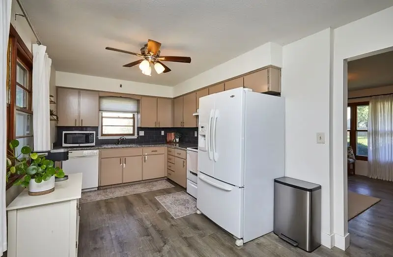 8826 Franklin Avenue, Clive, IA 50325 - Image #3