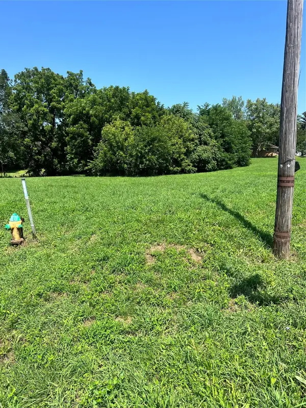 1660 E Army Post Road, Des Moines, IA 50320