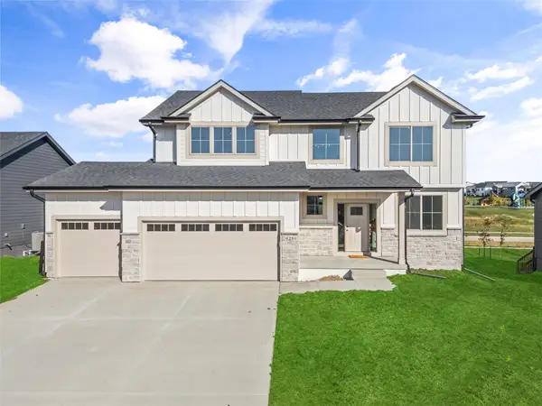 925 Hamilton Road, Waukee, IA 50263