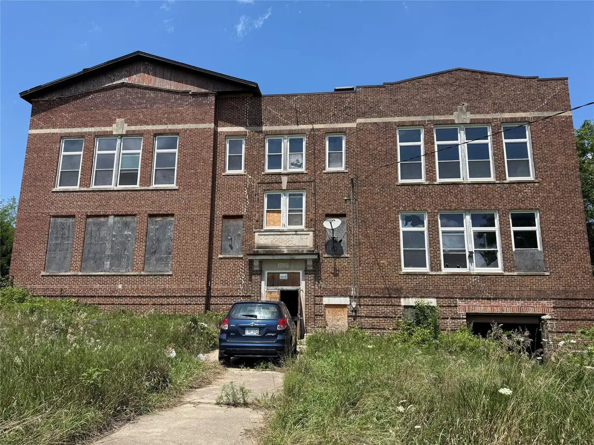 8227 Geneva Street, Greenfield, IA 55435 - Image #1