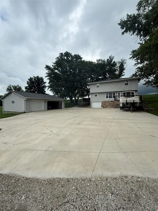 1952 Highway 5 Highway, Knoxville, IA 50138