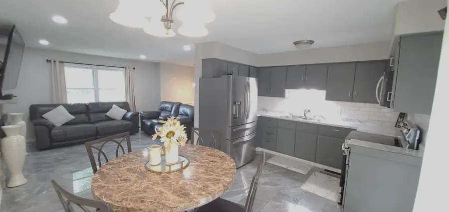 518 Maxwelton Drive, Des Moines, IA 50315 - Image #3