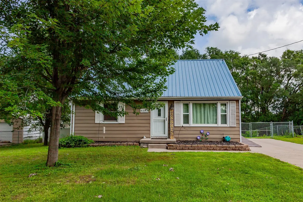 4335 NE 26th Street, Des Moines, IA 50317 - #1