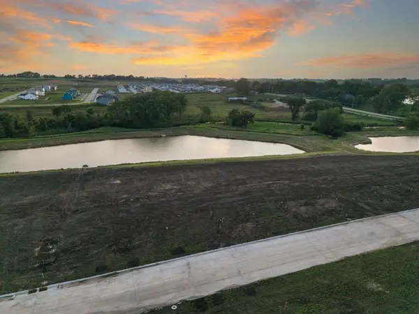 2915 Clearwater Drive, Norwalk, IA 50211