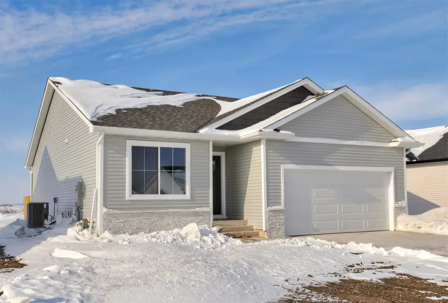 1220 Featherstone Avenue Ne, Bondurant, IA 50035 - Image #2