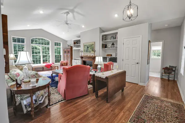 160 Skyline Drive, Knoxville, IA 50138