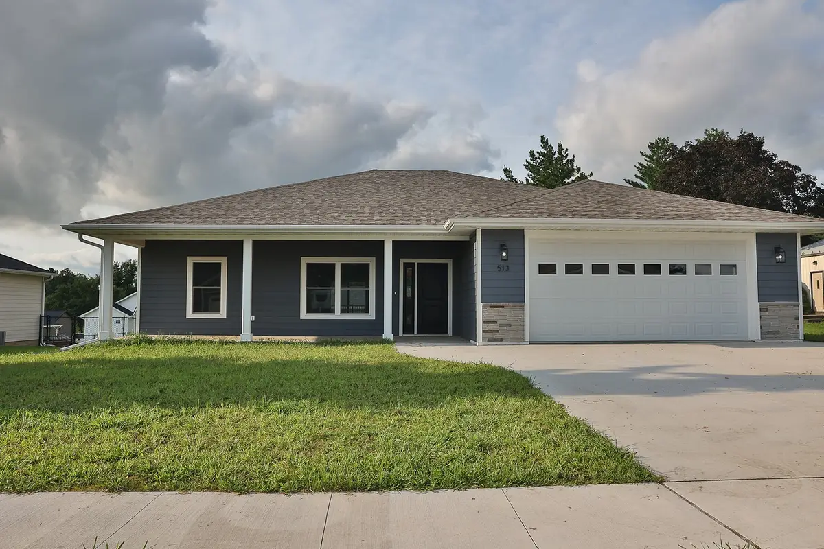 513 18th Avenue E, Oskaloosa, IA 52577 - Image #1