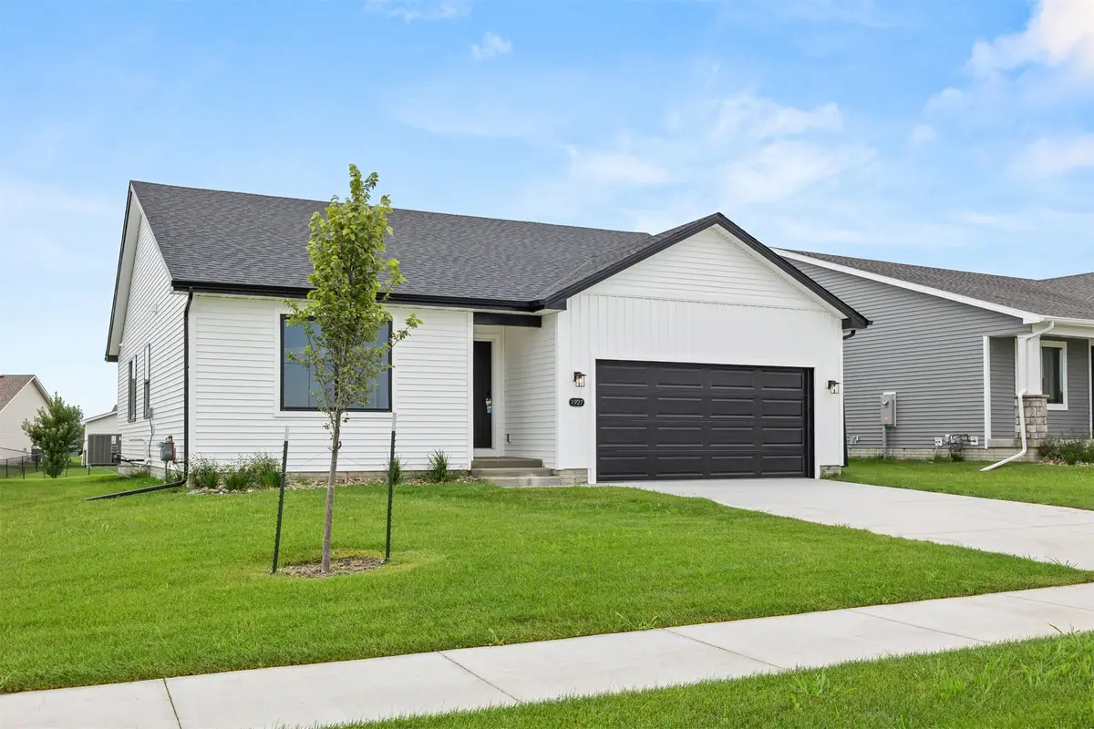 1927 Tuscany Drive Se, Altoona, IA 50009 - Image #1