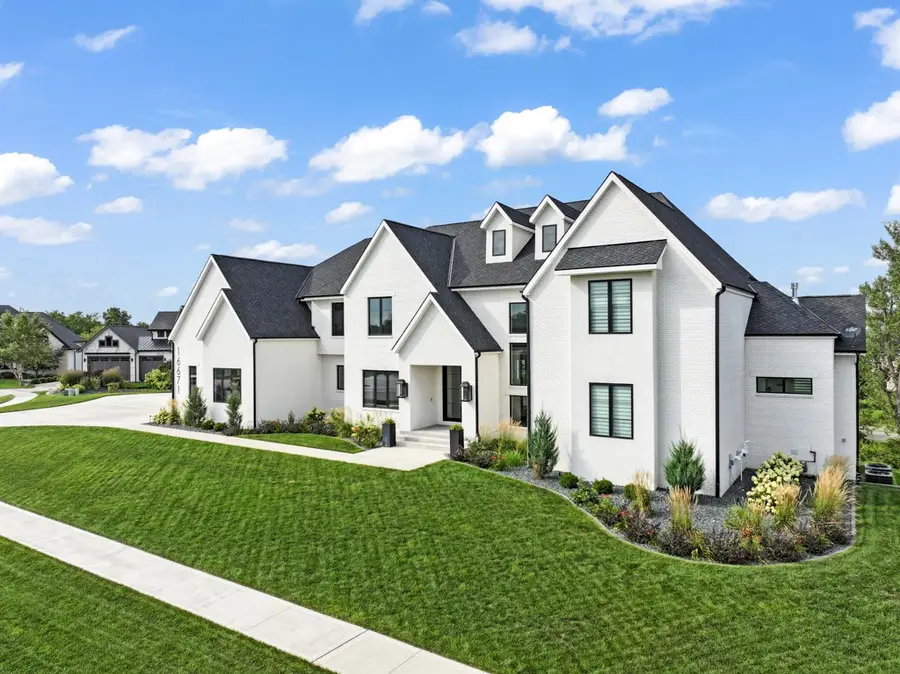 16671 Winston Drive, Clive, IA 50325 - #2