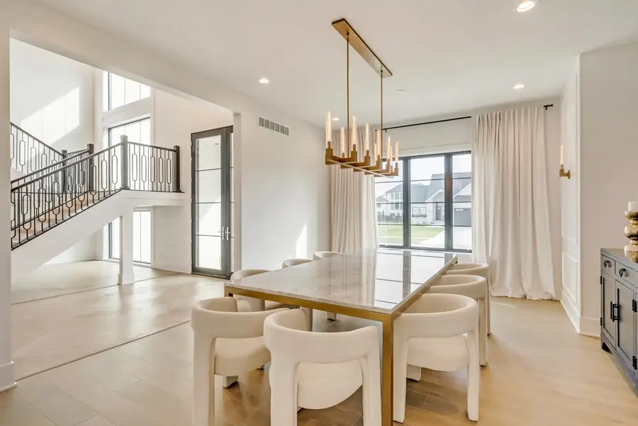 16671 Winston Drive, Clive, IA 50325 - #3