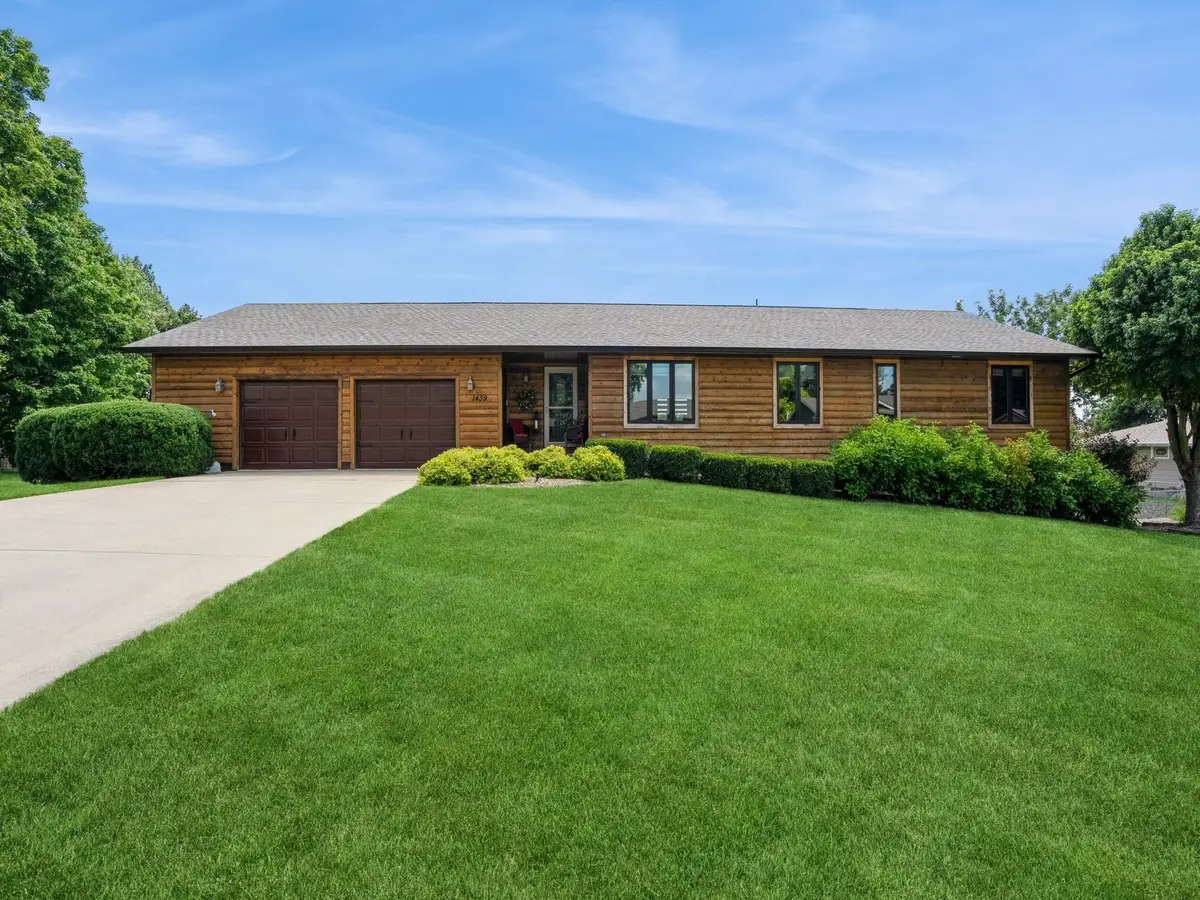 1439 N 6th Avenue E, Newton, IA 50208 - #1