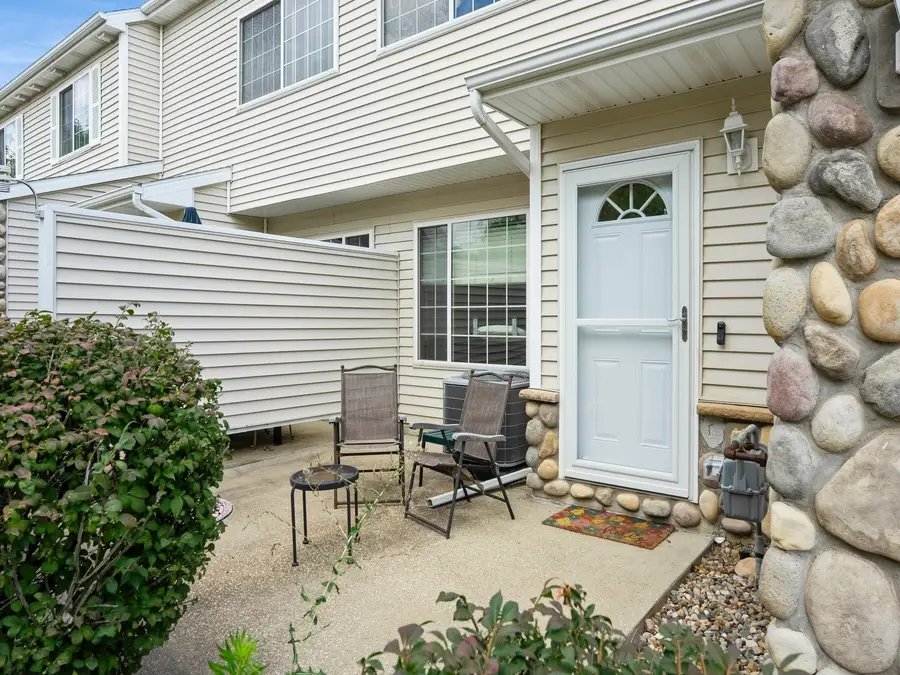 3799 Village Run Drive #504, Des Moines, IA 50317 - Image #3