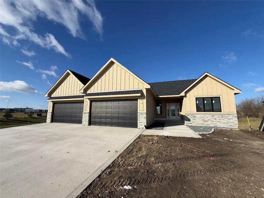 435 NW Woodmoor Drive, Waukee, IA 50263 - Image #2