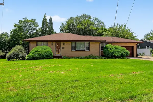 7204 Douglas Avenue, Urbandale, IA 50322