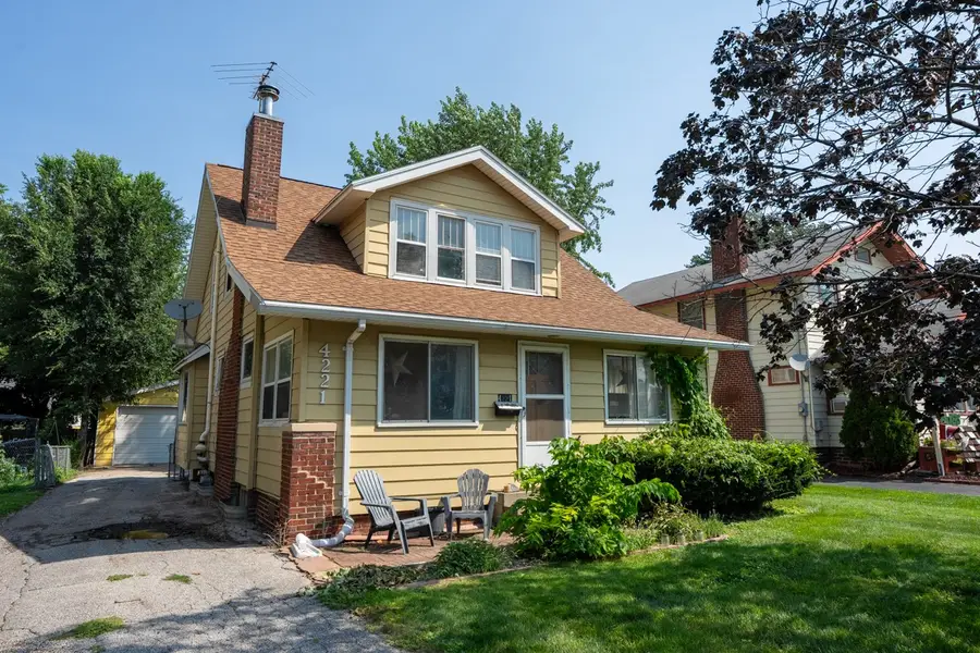 4221 Hickman Road, Des Moines, IA 50310 - Image #2