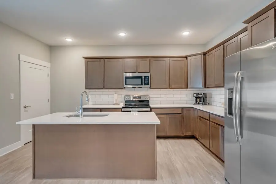 16605 Wilden Drive, Clive, IA 50325 - Image #3