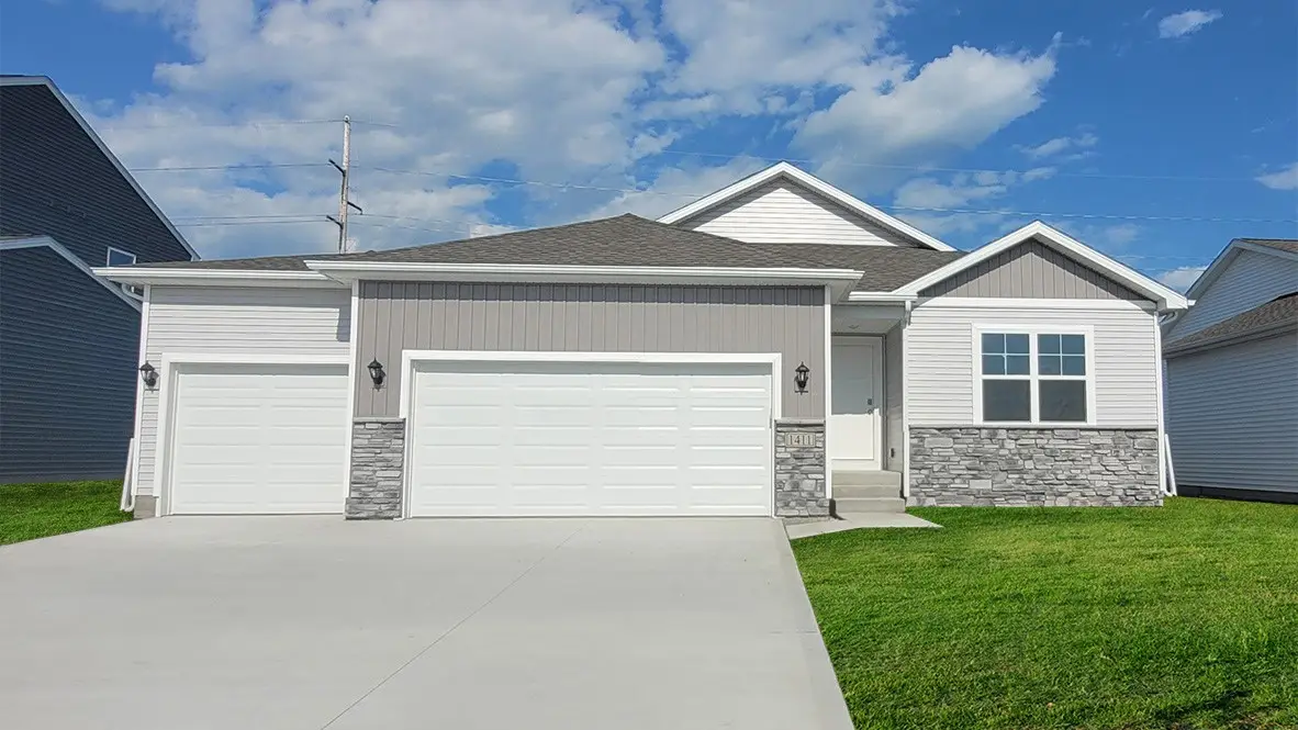 570 11th Street, Waukee, IA 50263 - Image #1