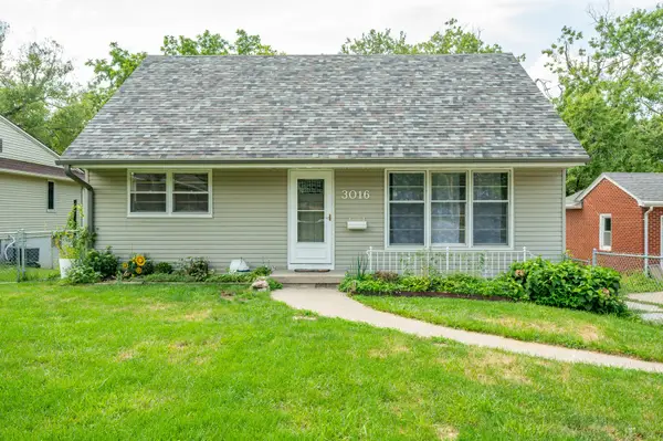 3016 30th Street, Des Moines, IA 50310