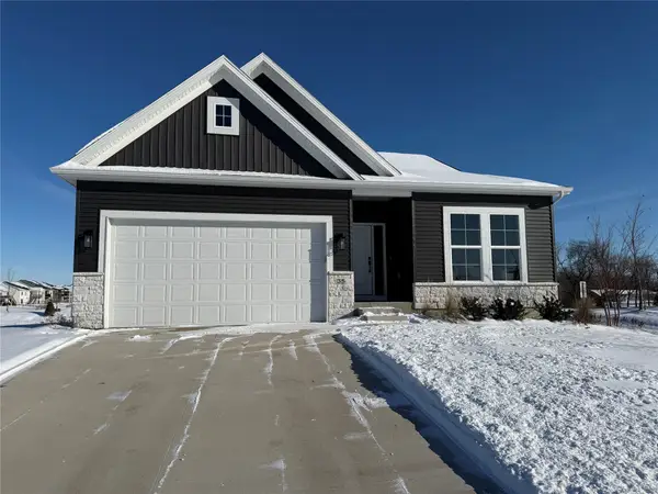 35 NW Rolling Circle, Waukee, IA 50263