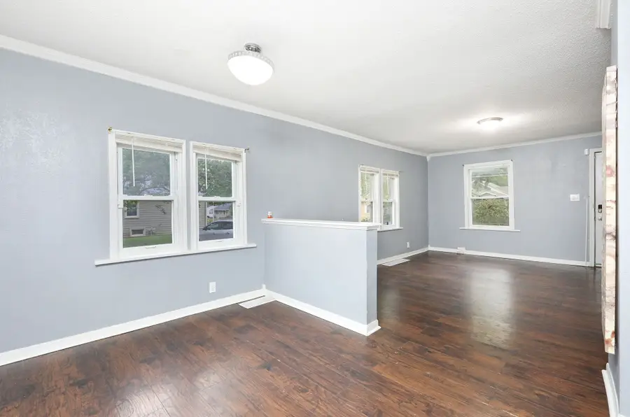 3832 Bowdoin Street, Des Moines, IA 50313 - Image #2