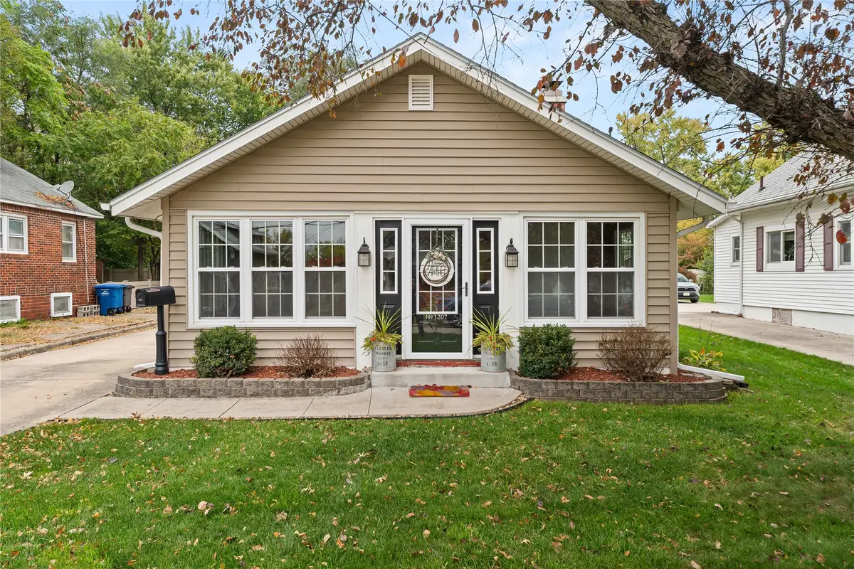 1207 Emma Avenue, Des Moines, IA 50315 - Image #1