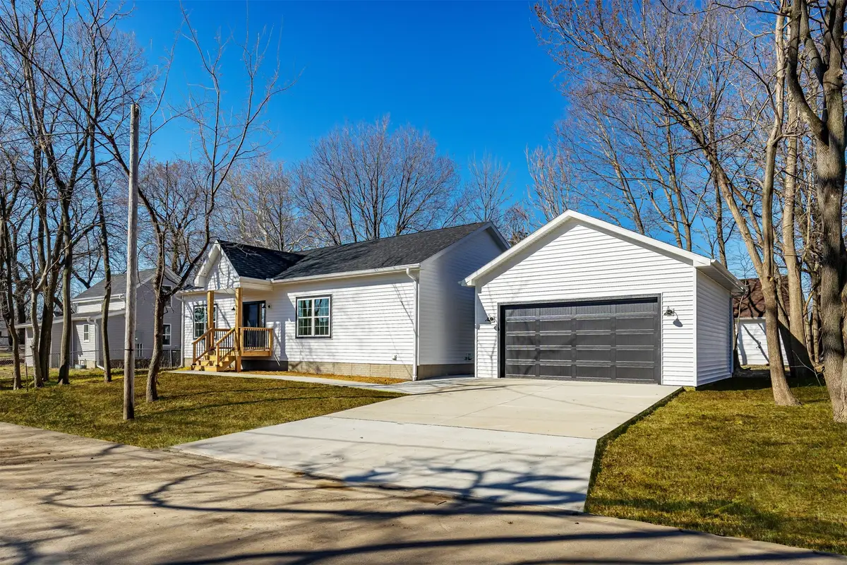 926 23rd Place Place, Des Moines, IA 50312 - Image #1