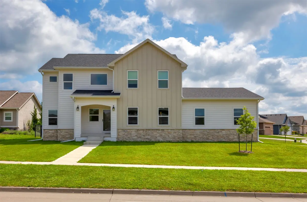 309 Sweetwater Circle, Polk City, IA 50226 - Image #1