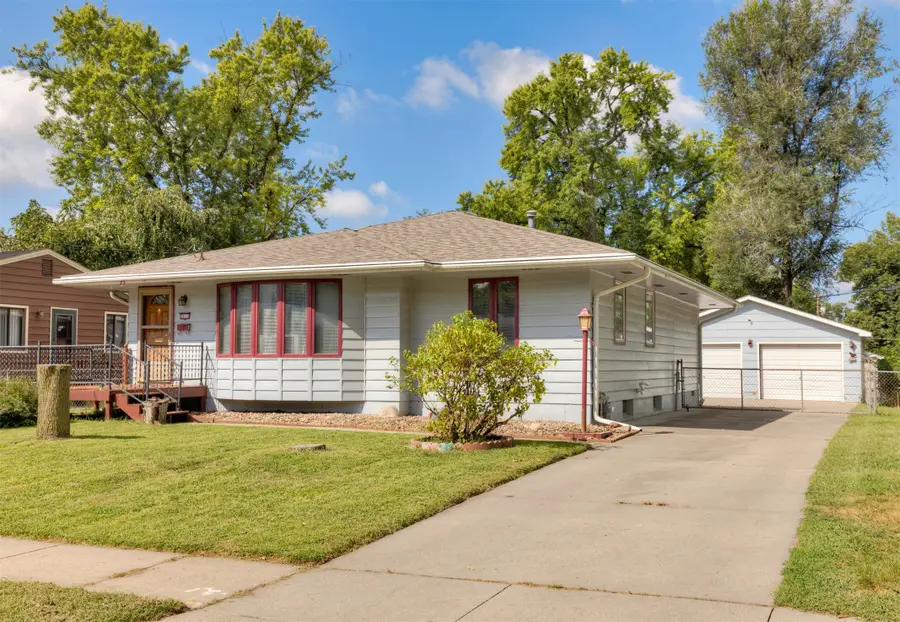 2614 E 38th Court, Des Moines, IA 50317 - Image #2