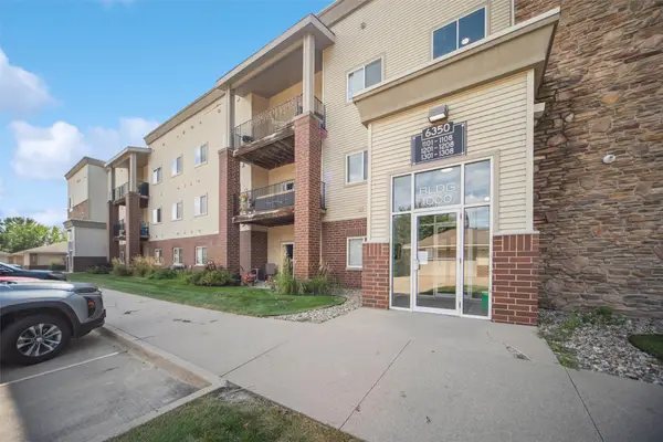 6350 Coachlight Drive #1307, West Des Moines, IA 50266