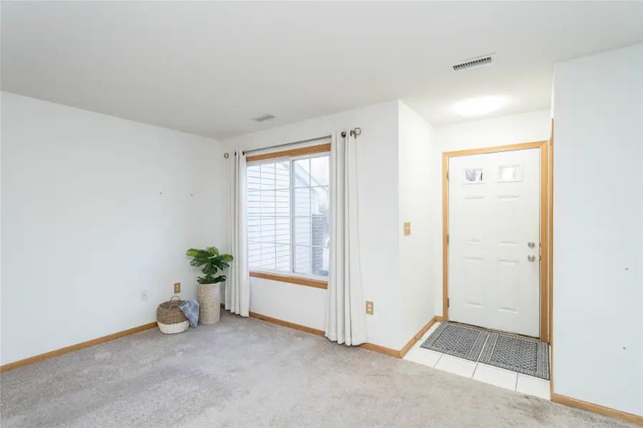 5221 Village Run Avenue #1503, Des Moines, IA 50317 - Image #2