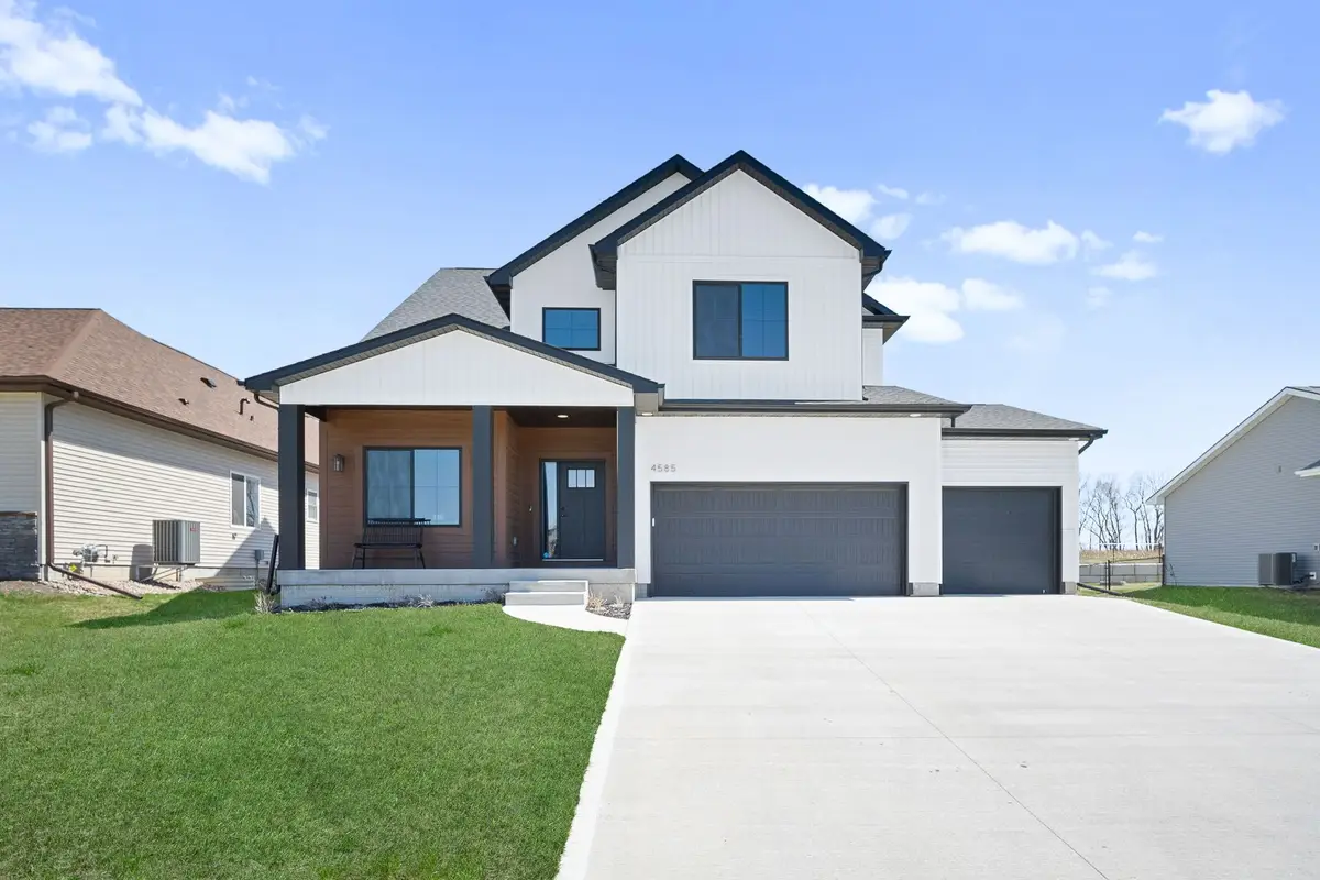 4585 SE 35th Court, Des Moines, IA 50320 - Image #1