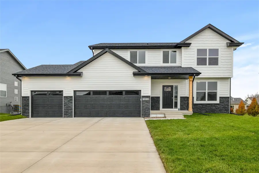14518 North Valley Drive, Urbandale, IA 50323 - Image #2