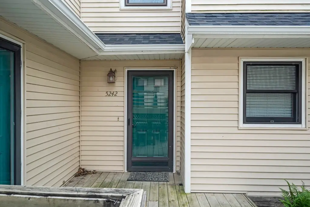 5242 Dakota Drive, West Des Moines, IA 50265 - Image #1